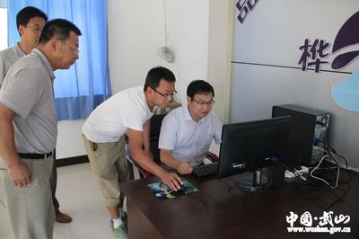 柳選植深入樺林鄉(xiāng)檢查指導精準扶貧工作